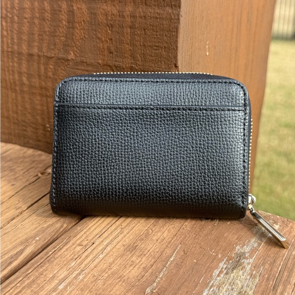 GUC! Kate Spade Black Textured Leather Small Zip Compact Wallet - Picture 2 of 8